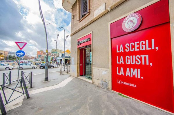 negozio in vendita a Roma in zona Prenestino-Centocelle