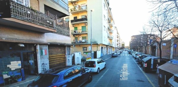 locale commerciale in vendita a Roma in zona Prenestino-Centocelle