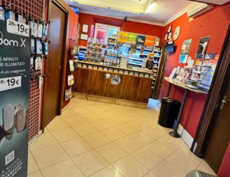 negozio in vendita a Roma in zona Labaro