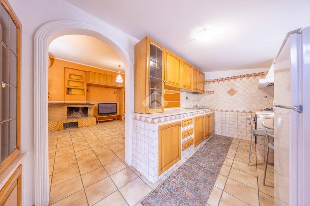 appartamento in vendita a Roma in zona Castelverde