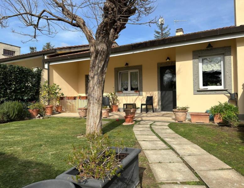 casa indipendente in vendita a Roma in zona Olgiata