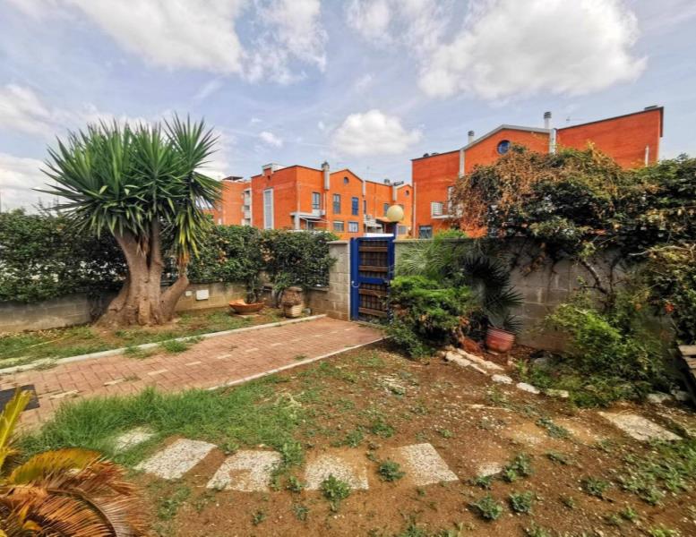 casa indipendente in vendita a Roma in zona Acilia