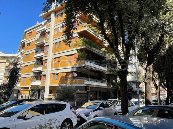 appartamento in vendita a Roma in zona Ardeatino