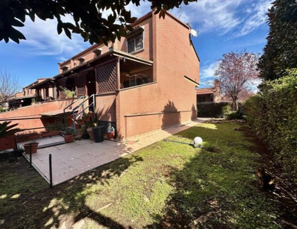 casa indipendente in vendita a Roma in zona Spinaceto