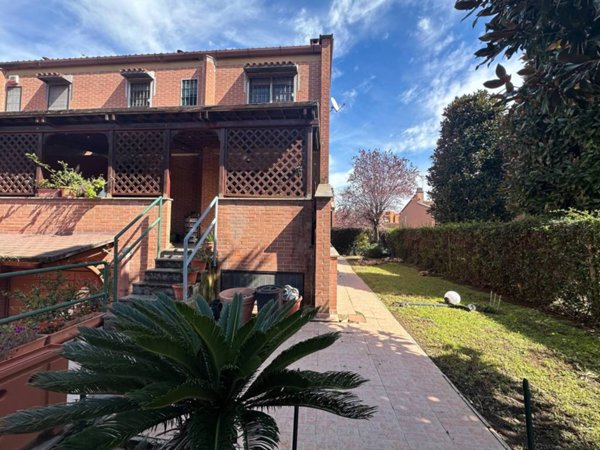 casa indipendente in vendita a Roma in zona Spinaceto