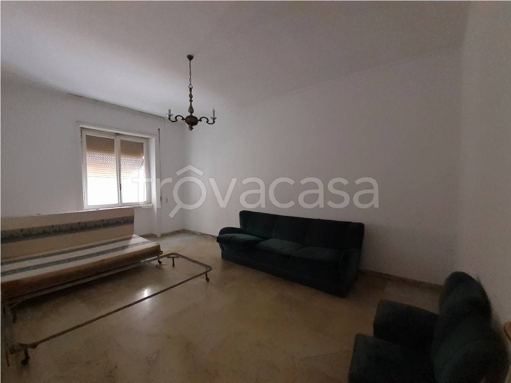 appartamento in vendita a Roma in zona Colle del Sole