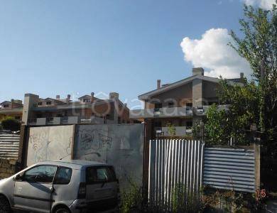 terreno edificabile in vendita a Roma in zona Valle Santa