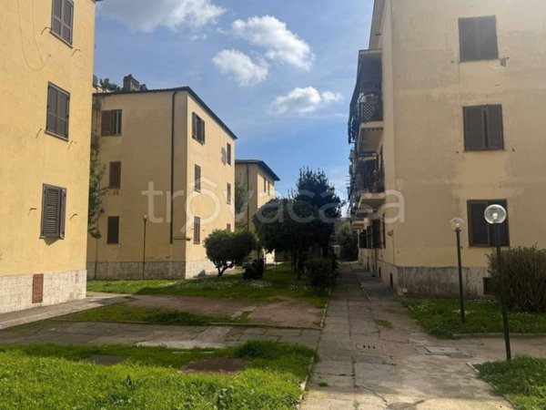 appartamento in vendita a Roma in zona Colle del Sole