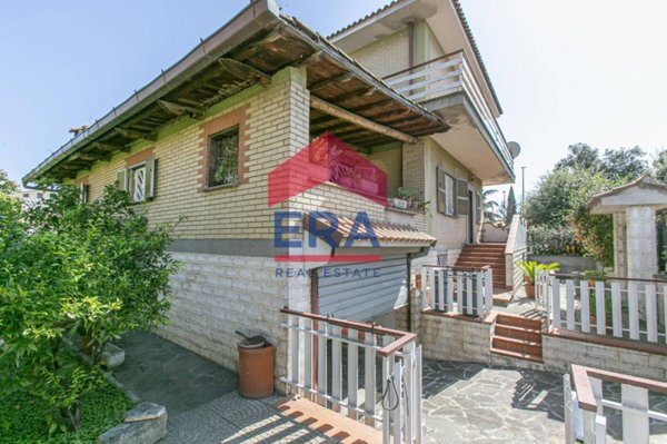 casa indipendente in vendita a Roma in zona Colle Monfortani
