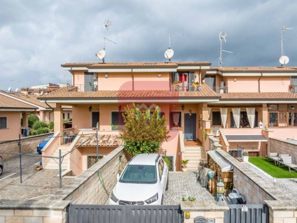 casa indipendente in vendita a Roma in zona Dragona/Bagnoletto