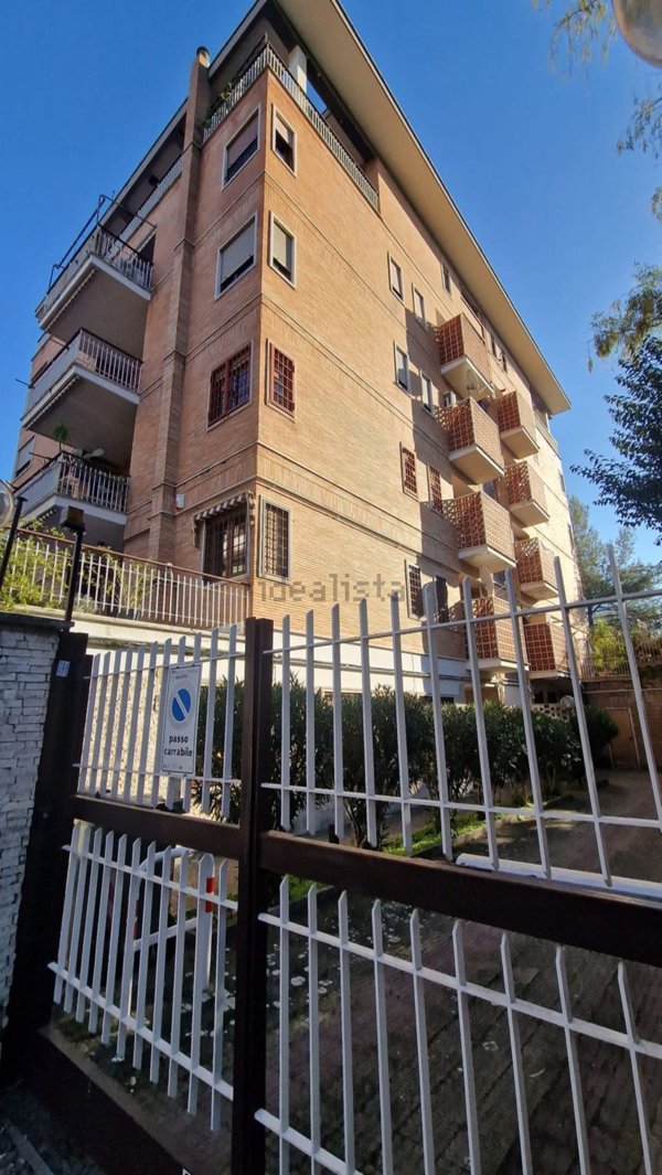 appartamento in vendita a Roma in zona Vigna Murata