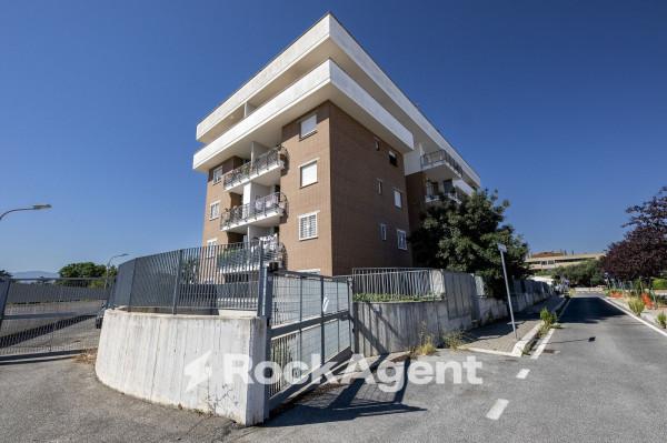appartamento in vendita a Roma in zona Ponte di Nona