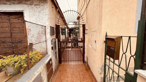 casa indipendente in vendita a Roma in zona Tuscolano