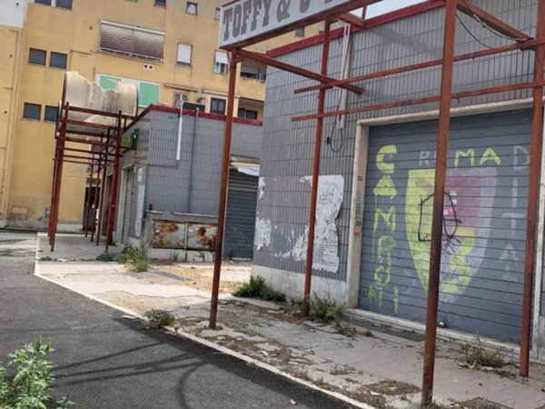 negozio in vendita a Roma in zona Torrevecchia