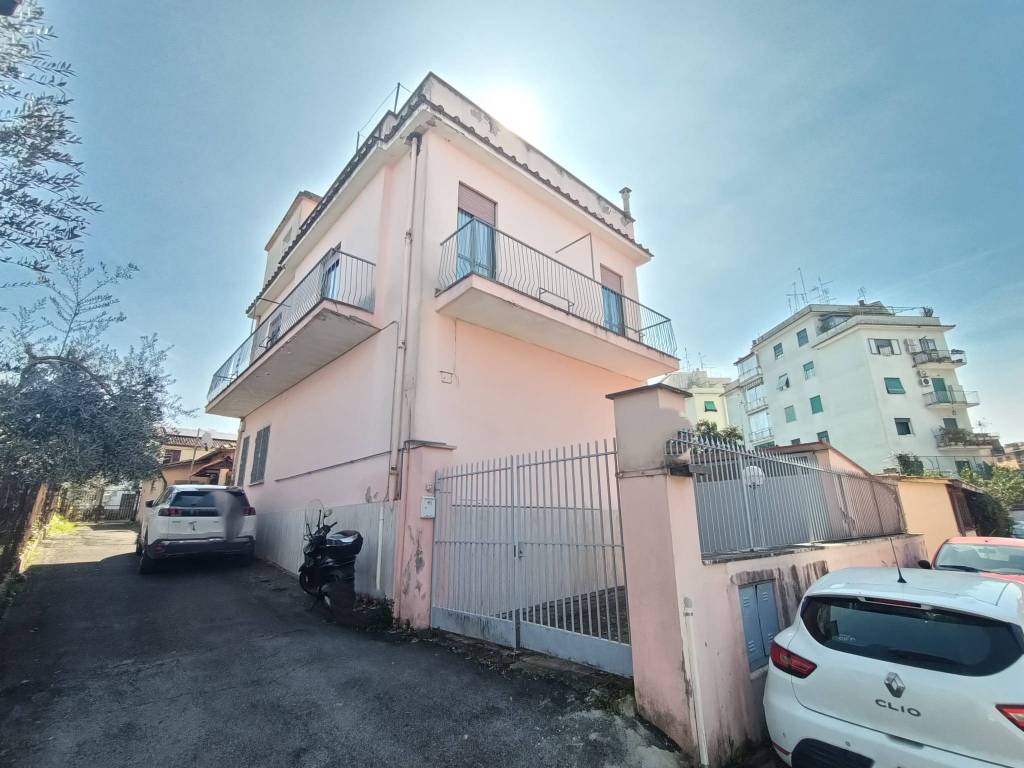 casa indipendente in vendita a Roma in zona Pietralata