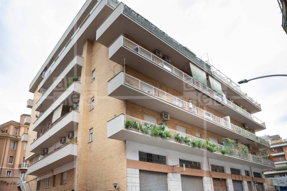 appartamento in vendita a Roma in zona Gianicolense