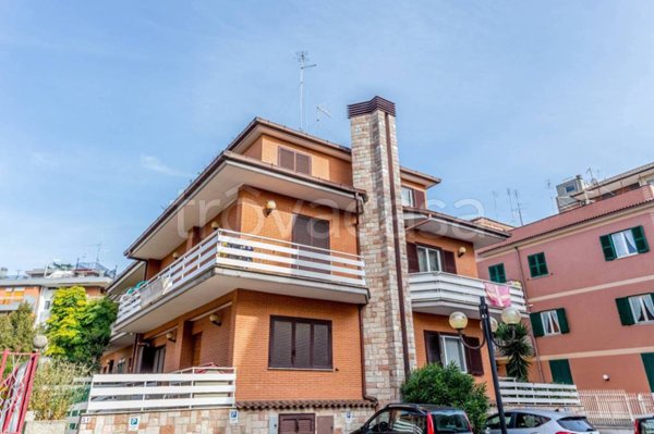 casa indipendente in vendita a Roma in zona Fidene