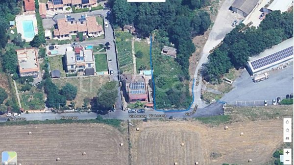 terreno edificabile in vendita a Roma in zona Valle Santa