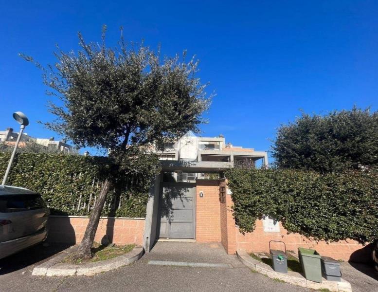 appartamento in vendita a Roma in zona Castel di Leva
