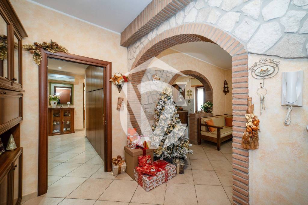 appartamento in vendita a Roma in zona Tor Bella Monaca