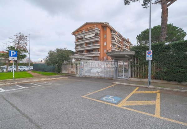 appartamento in vendita a Roma in zona Montespaccato