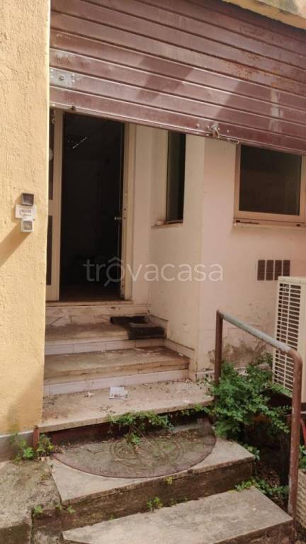 ufficio in vendita a Roma in zona Primavalle