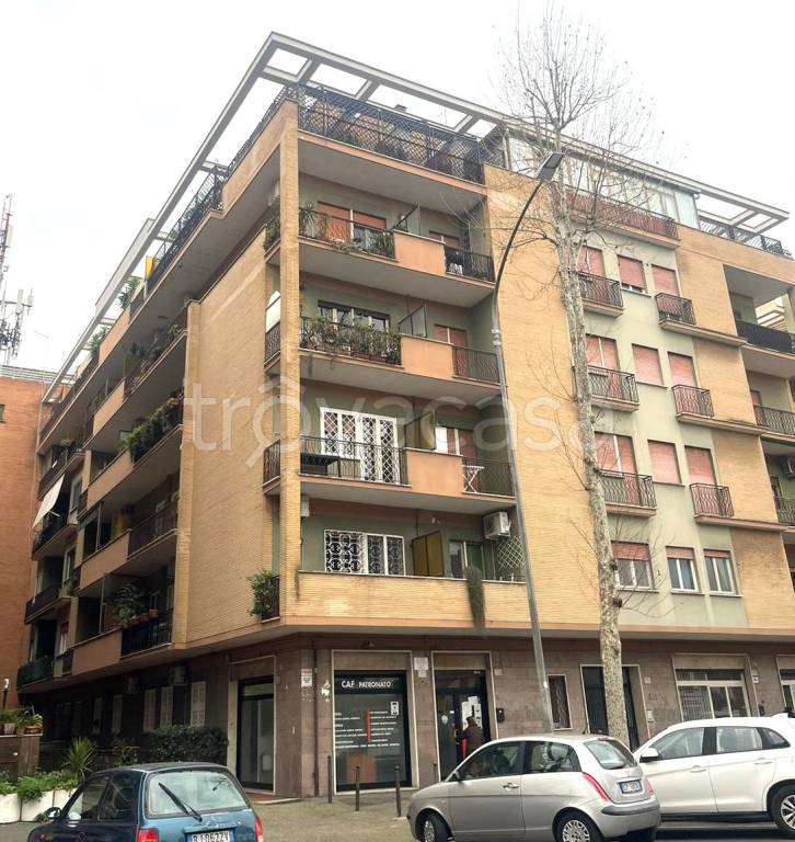 appartamento in vendita a Roma in zona Ostia