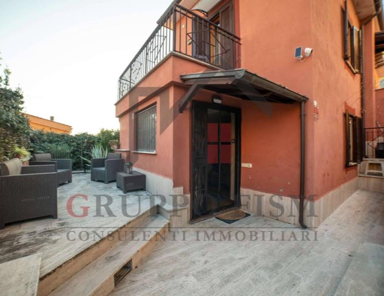 casa indipendente in vendita a Roma in zona Valle Muricana