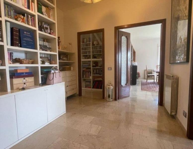appartamento in vendita a Roma in zona Tomba di Nerone