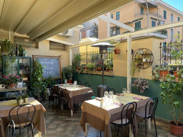 negozio in vendita a Roma in zona Tuscolano