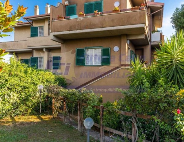 casa indipendente in vendita a Roma in zona Axa