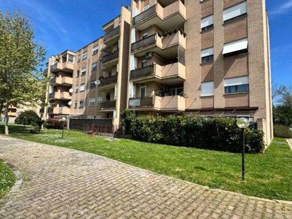 appartamento in vendita a Roma in zona Vitinia