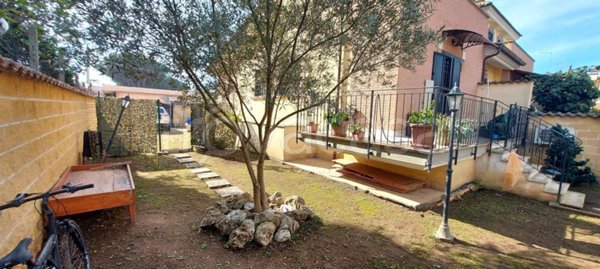 casa indipendente in vendita a Roma in zona Dragona/Bagnoletto