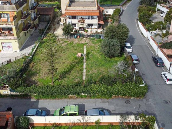 terreno edificabile in vendita a Roma in zona Ostia Antica