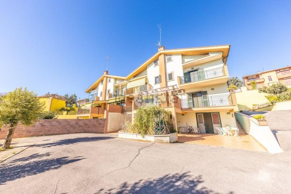 casa indipendente in vendita a Roma in zona Castelverde