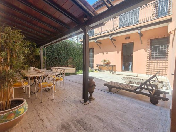 casa indipendente in vendita a Roma in zona Trastevere