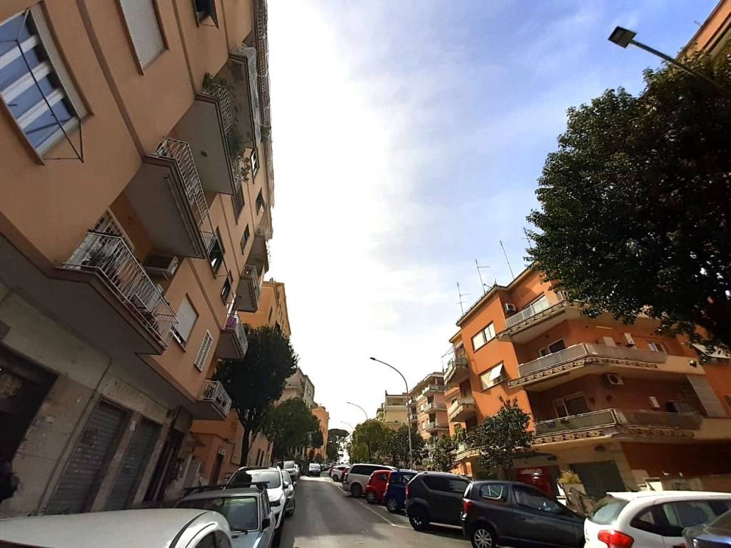 negozio in vendita a Roma in zona Gianicolense