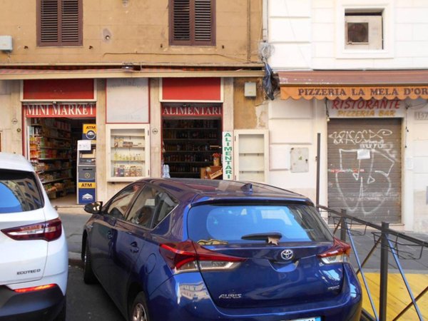locale commerciale in vendita a Roma in zona Rione Monti/Campitelli