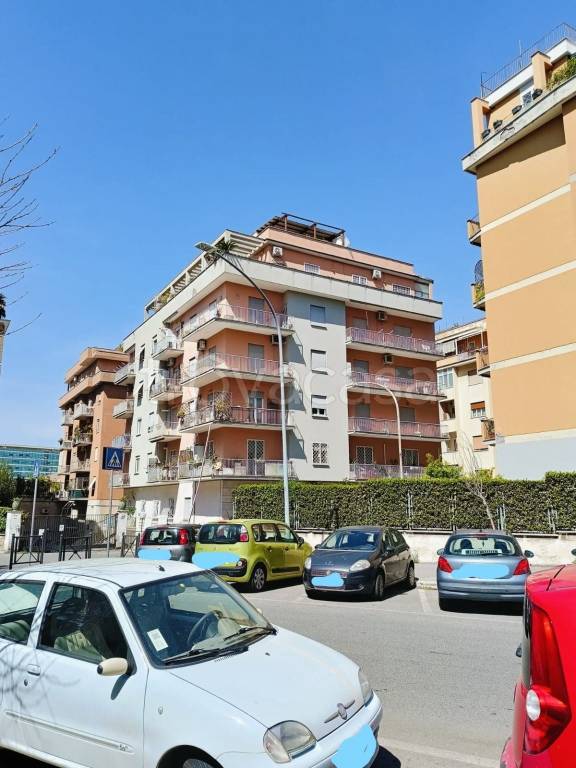 appartamento in vendita a Roma in zona Ardeatino