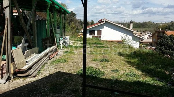 casa indipendente in vendita a Roma in zona Valle Santa