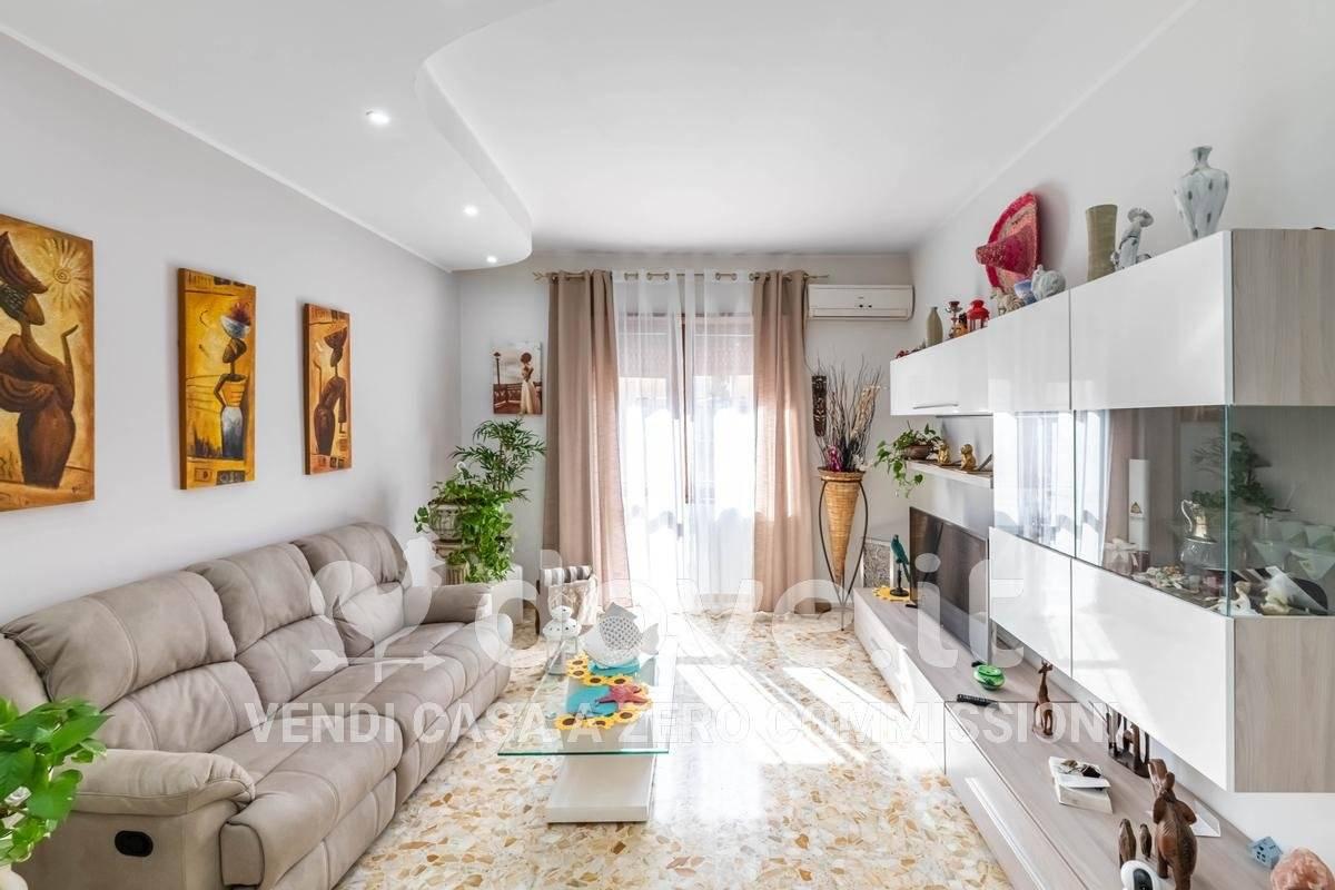 appartamento in vendita a Roma in zona Tor Bella Monaca