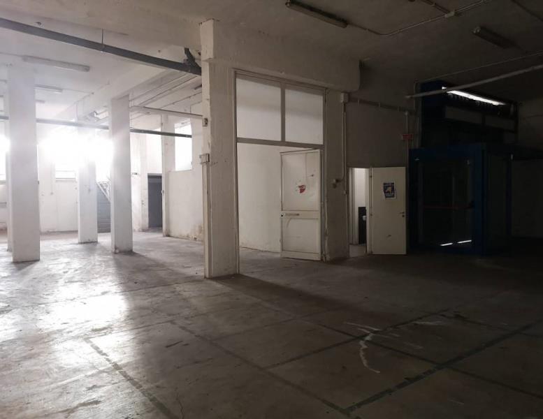 locale commerciale in vendita a Roma in zona Primavalle