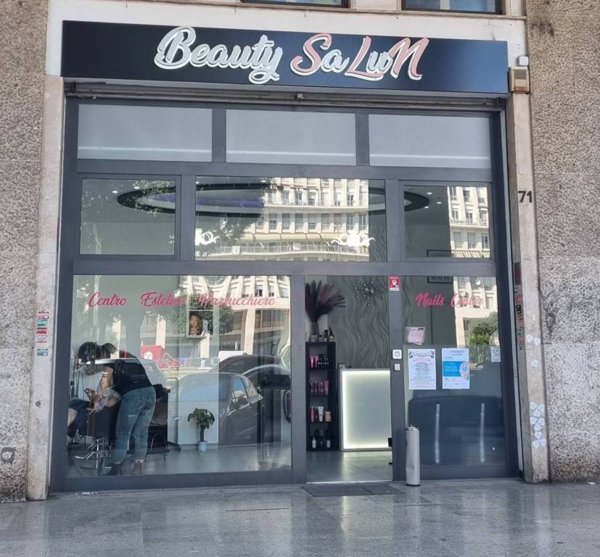 locale commerciale in vendita a Roma in zona Don Bosco