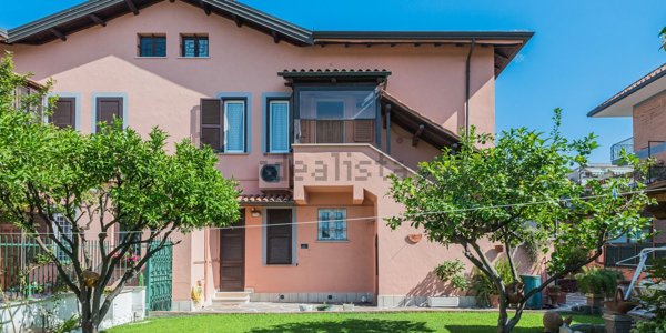 appartamento in vendita a Roma in zona Appio Pignatelli