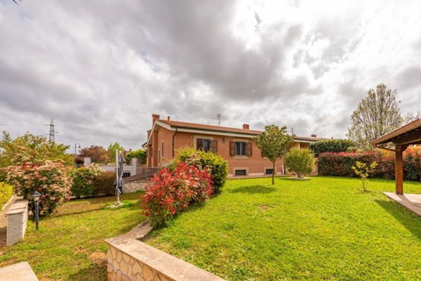 casa indipendente in vendita a Roma in zona Fonte Laurentina