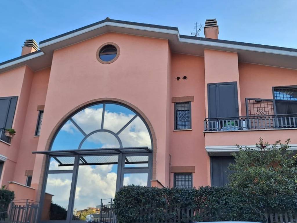 appartamento in vendita a Roma in zona Lunghezza