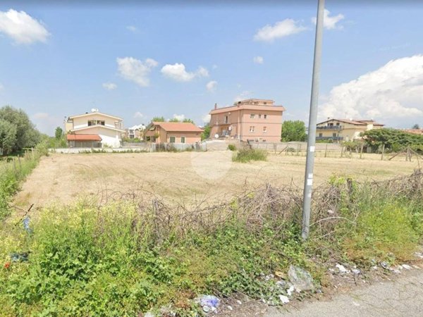 terreno edificabile in vendita a Roma in zona Lunghezza