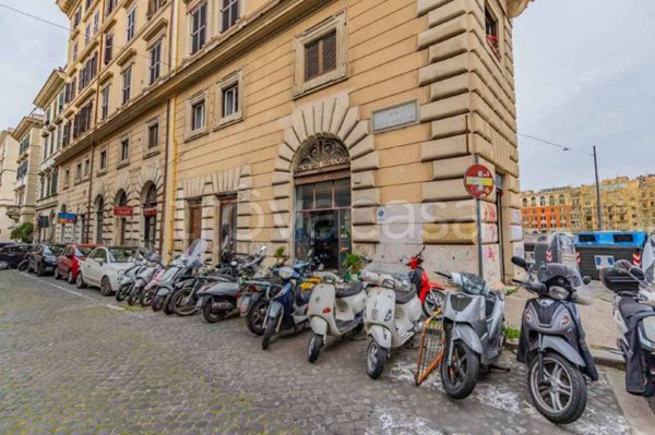 negozio in vendita a Roma in zona Rione Prati
