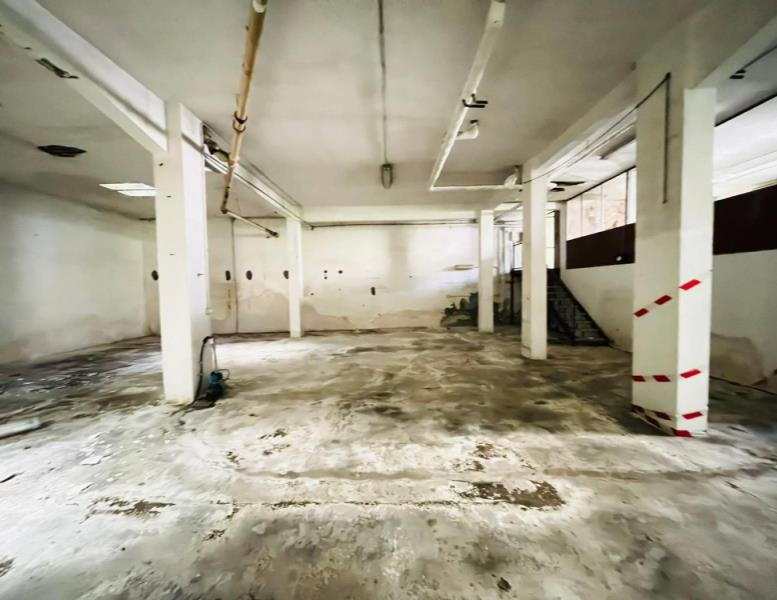 locale commerciale in vendita a Roma
