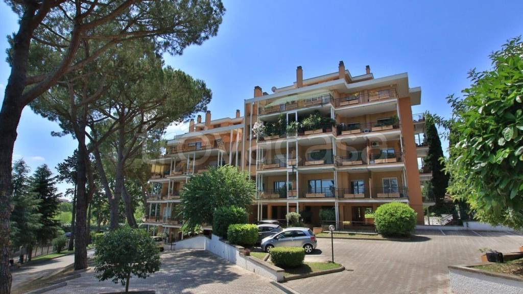 appartamento in vendita a Roma in zona Tor di Quinto